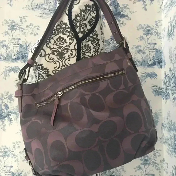 Coach purse - Picture 3 of 7